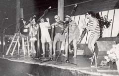 Premi&auml;rspelningen p&aring; musik/idrottshallen 1988